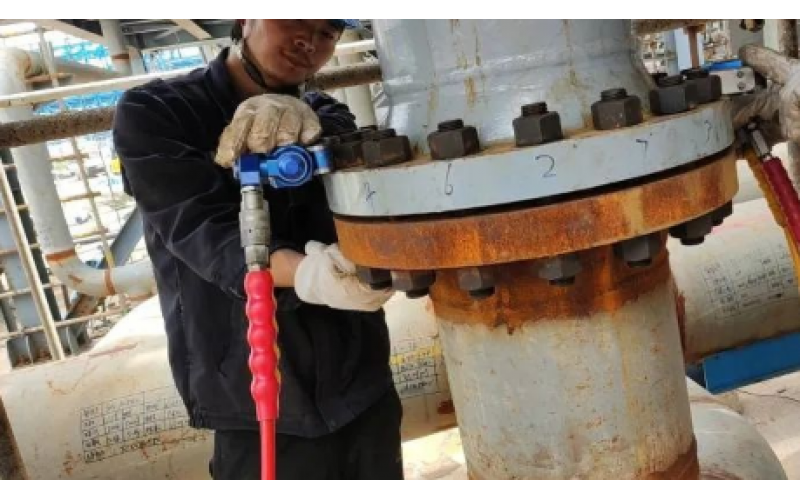 冶金余热回收设备螺栓安装预紧选用KWZKhth官网-hth（中国）液压力矩扳手
